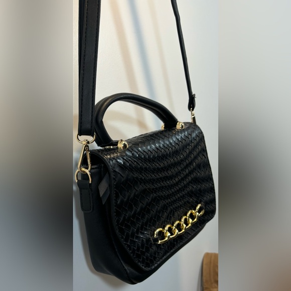Darcy Marks London Gold Chain Accent Black Leather Weave Shoulder Strap Purse - Picture 2 of 8